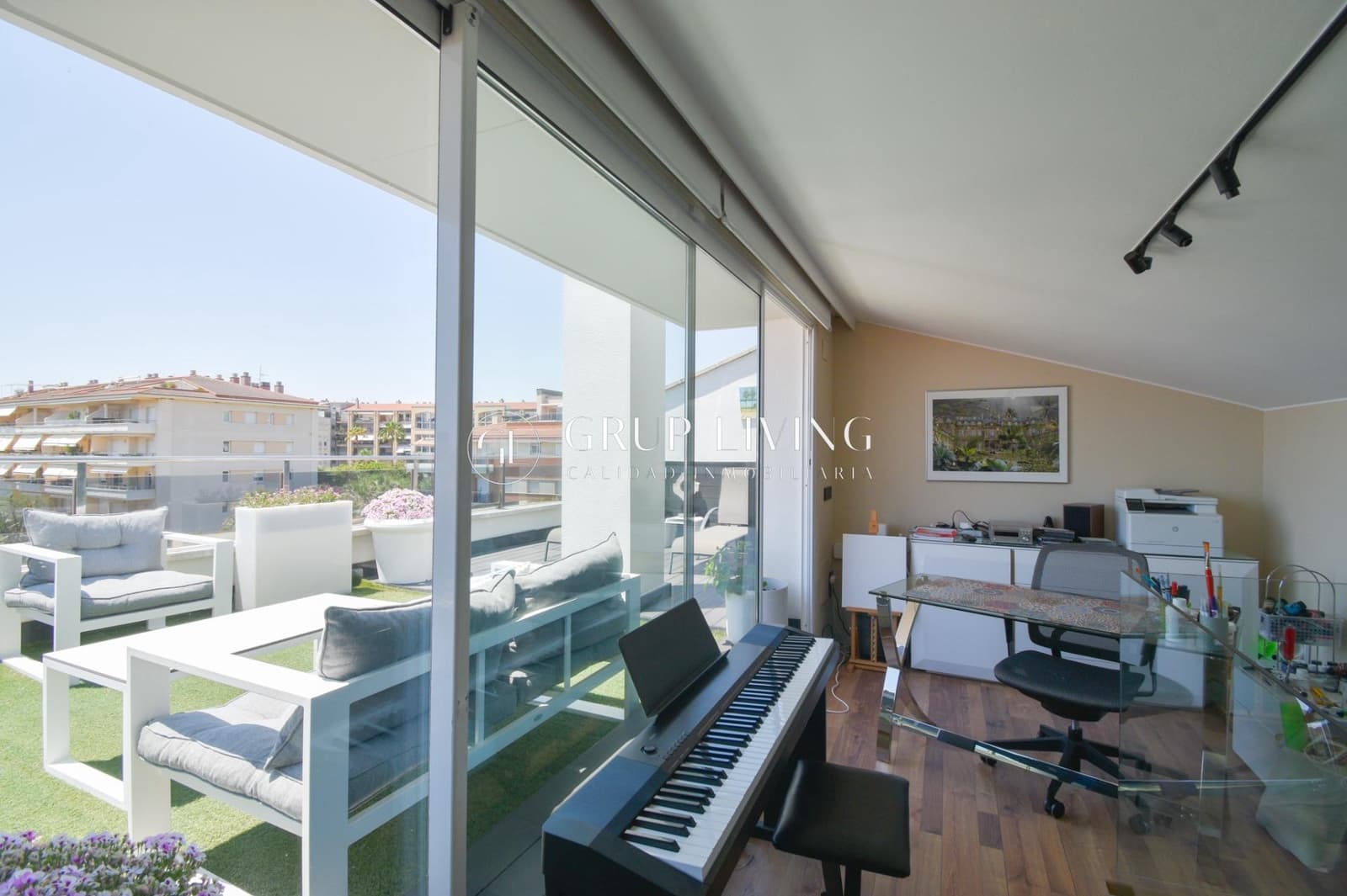 Piso de 4 habitaciones en Sitges en venta con piscina garaje - 794.000 € (Ref: 9973393)