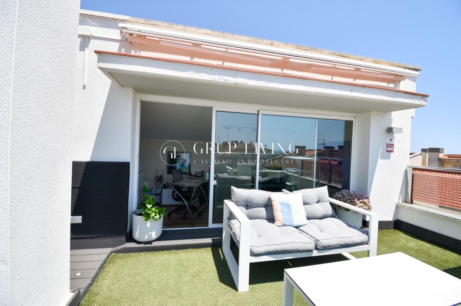 Piso de 4 habitaciones en Sitges en venta con piscina garaje - 794.000 € (Ref: 9973393)