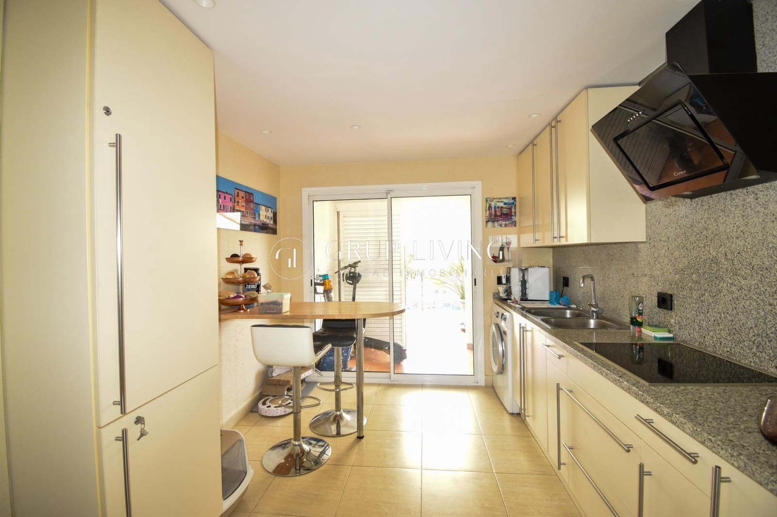 Piso de 4 habitaciones en Sitges en venta con piscina garaje - 794.000 € (Ref: 9973393)