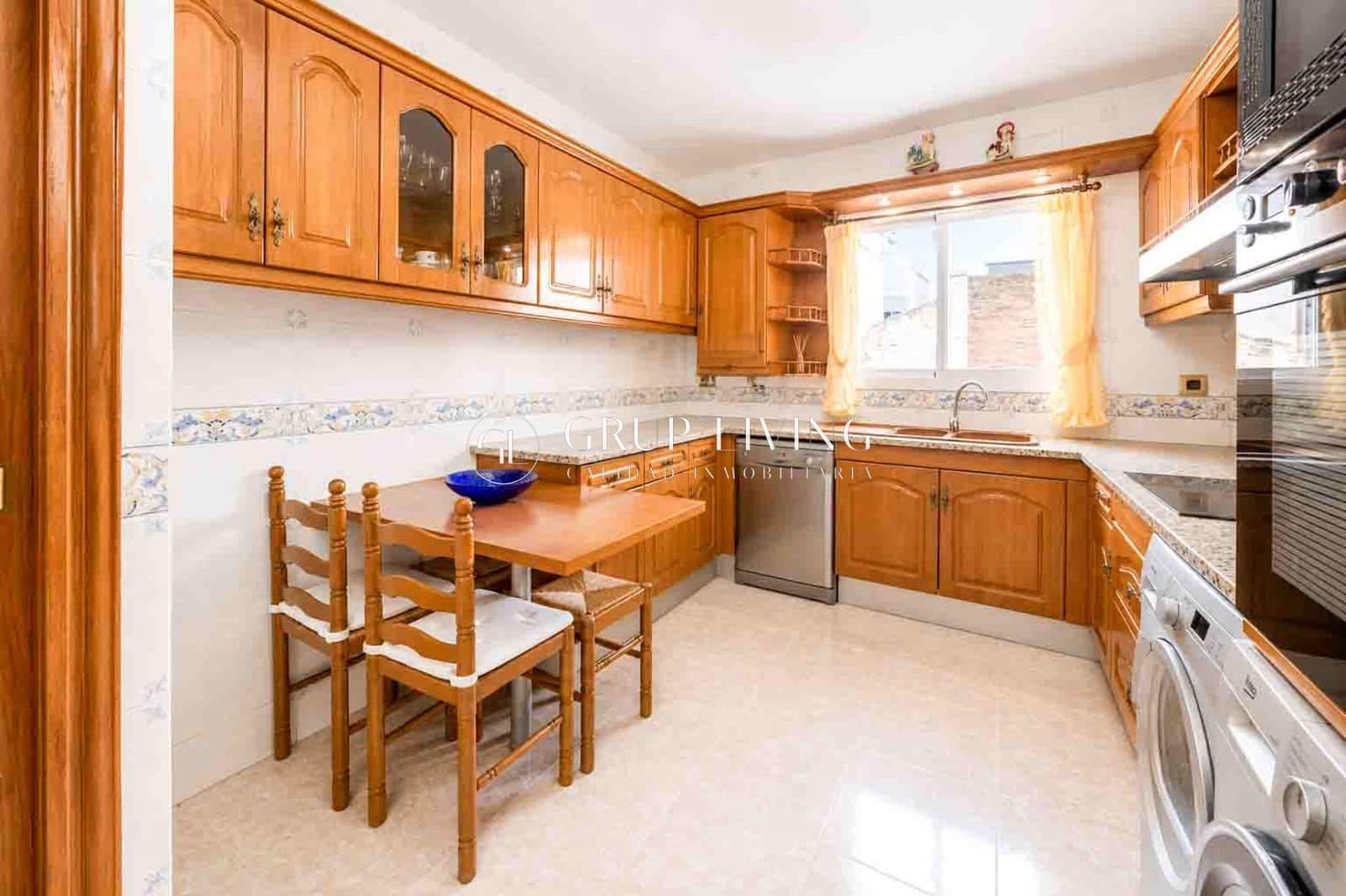 2 bedroom Flat for sale in Sitges - € 330,000 (Ref: 9977414)