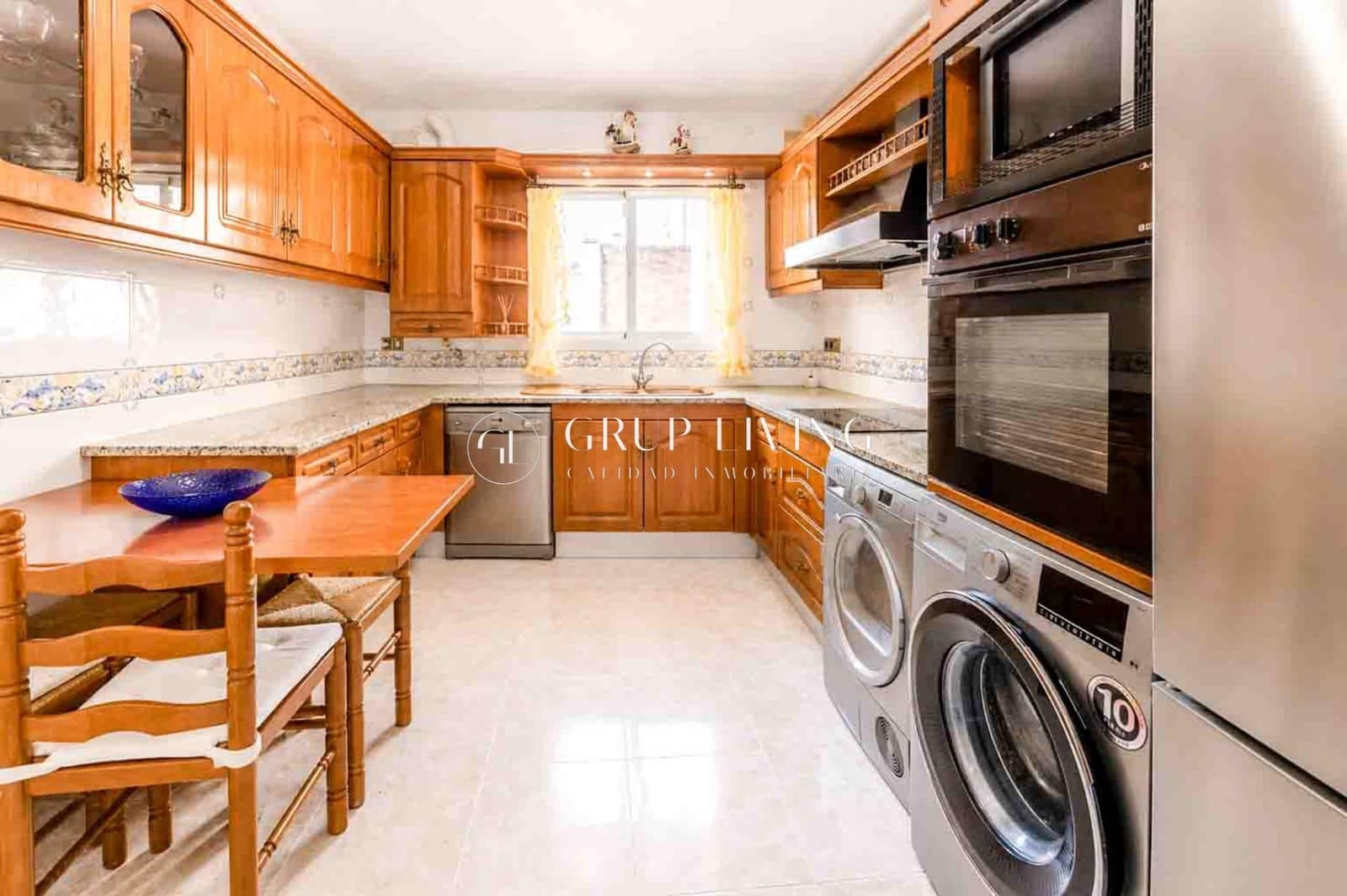 2 bedroom Flat for sale in Sitges - € 330,000 (Ref: 9977414)