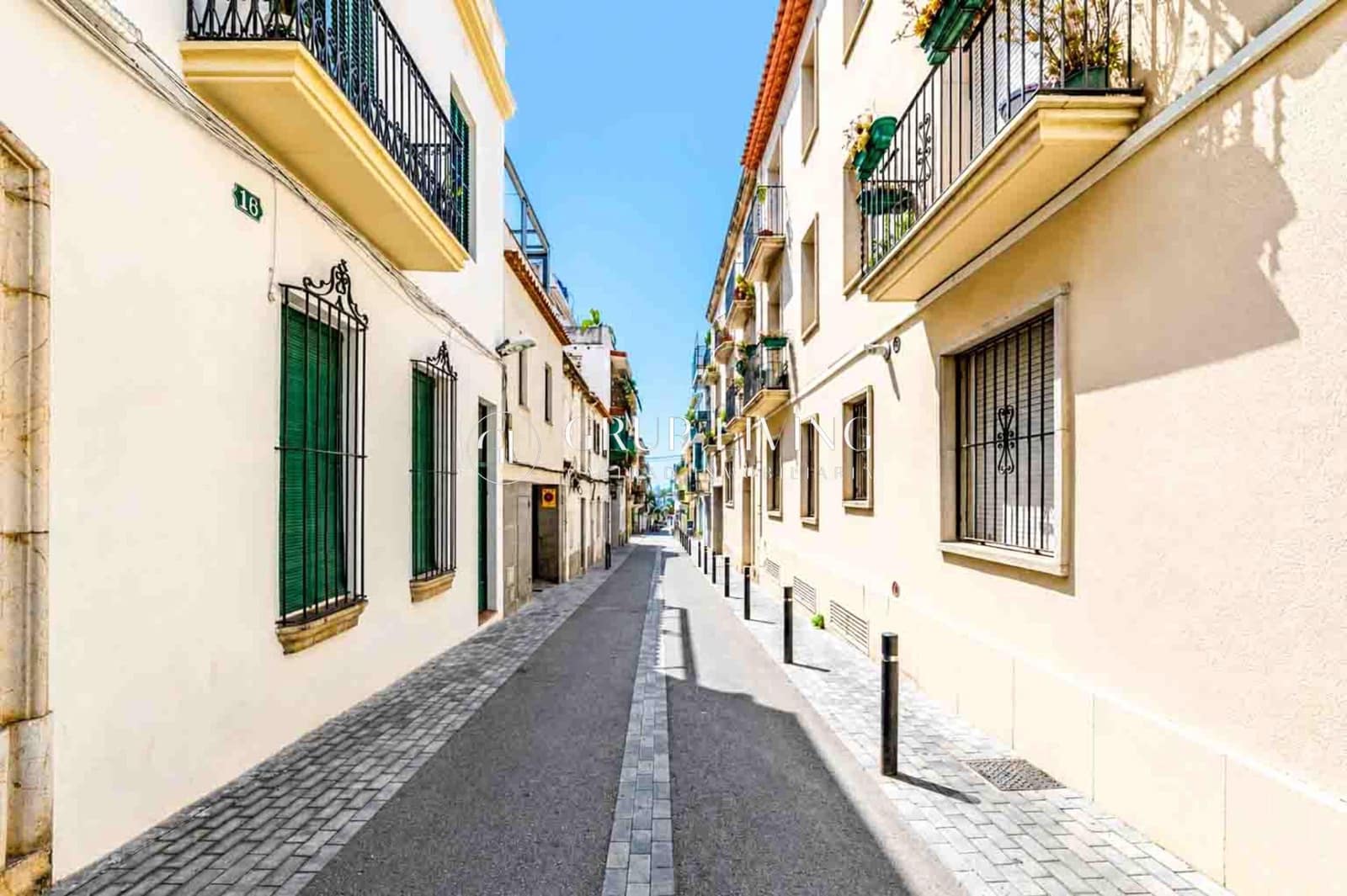 2 bedroom Flat for sale in Sitges - € 330,000 (Ref: 9977414)