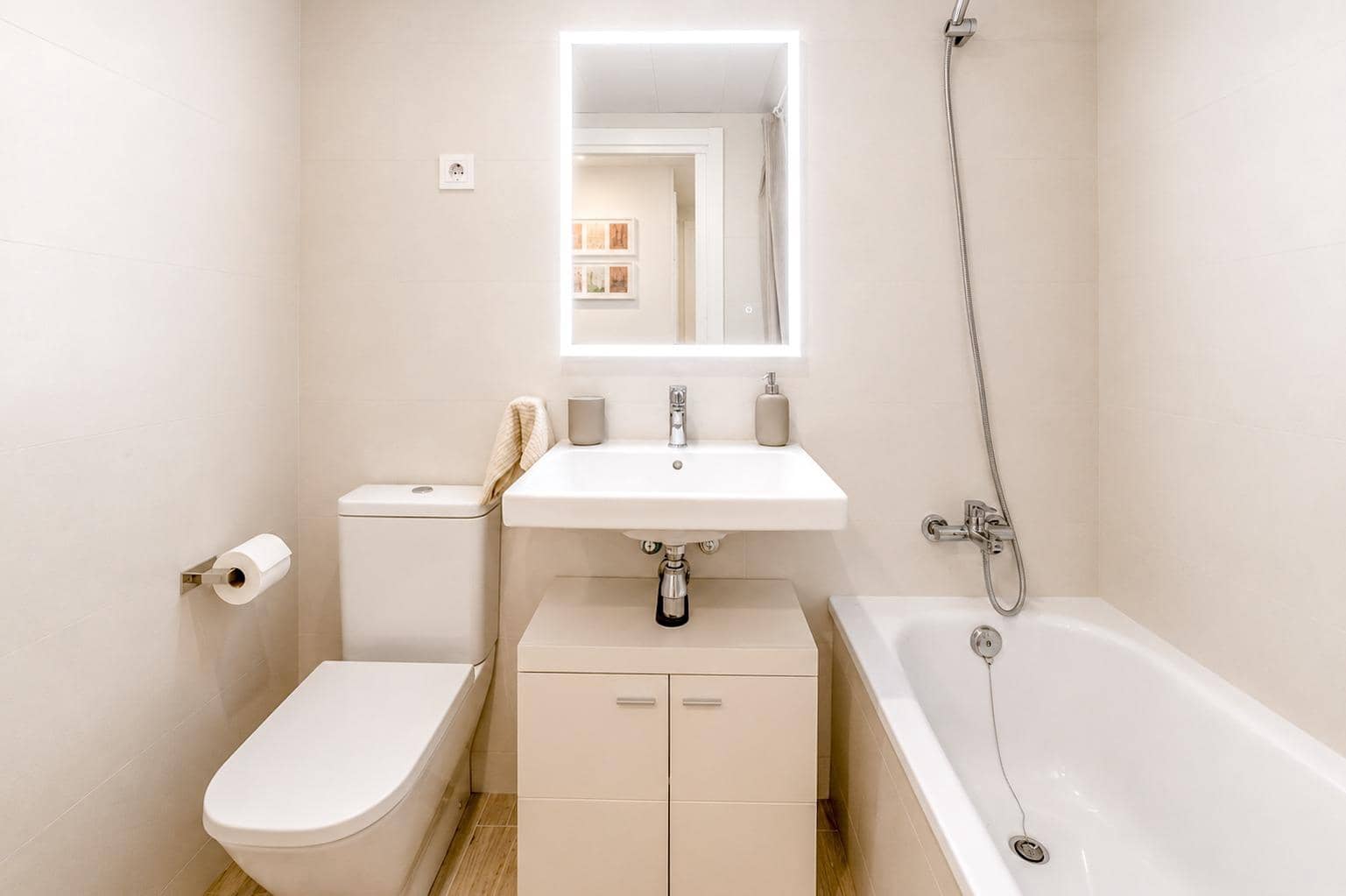 3 slaapkamer Flat te koop in Vilanova i la Geltru met zwembad garage - € 345.000 (Ref: 9994333)