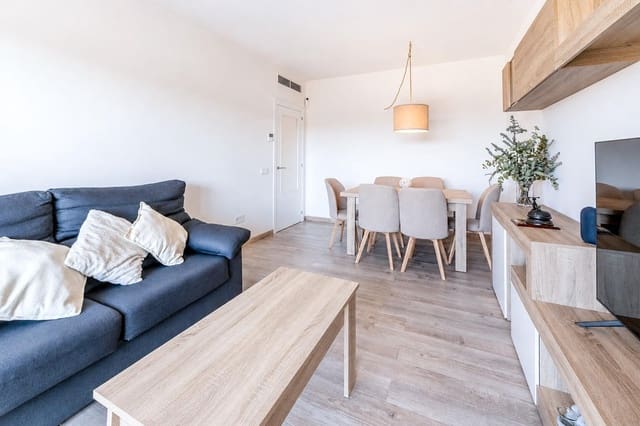 3 Zimmer Wohnung zu verkaufen in Vilanova i la Geltrú mit Pool Garage - 345.000 € (Ref: 9994333)
