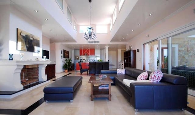 3 makuuhuone Huvila vuokrattavana paikassa Costa de la Calma, Calvià mukana uima-altaan - 4 500 € (Ref: 5277368)