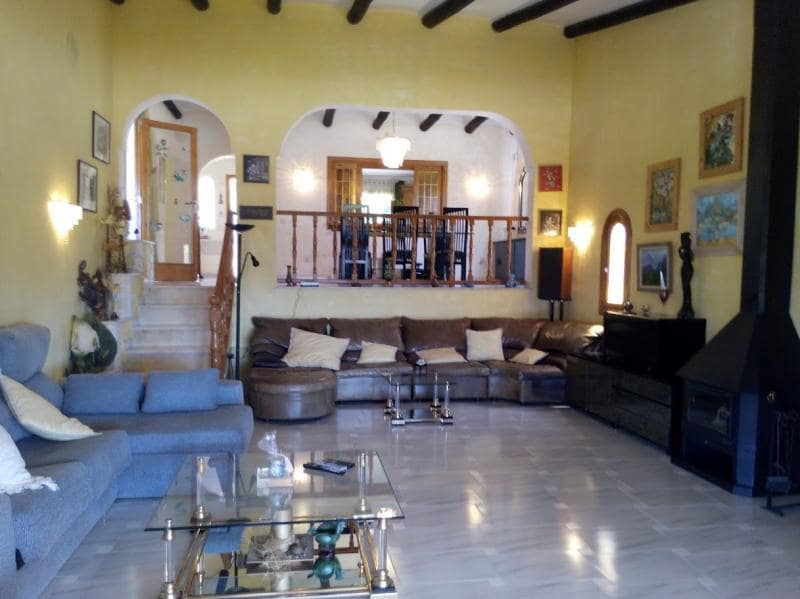 5 bedroom Villa for rent in Santa Ponsa with pool garage - € 4,500 (Ref: 9867708)