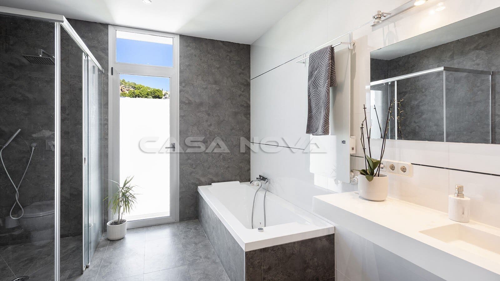 3 soveværelse Villa til salg i Costa d'en Blanes med swimmingpool - € 2.450.000 (Ref: 10104355)