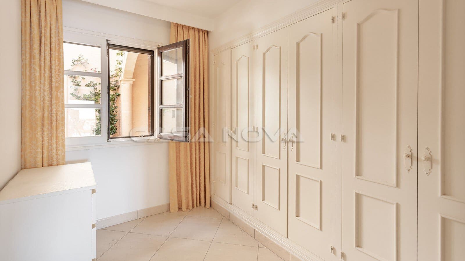 5 bedroom Apartment for sale in Santa Ponsa with pool garage - € 1,750,000 (Ref: 10165785)