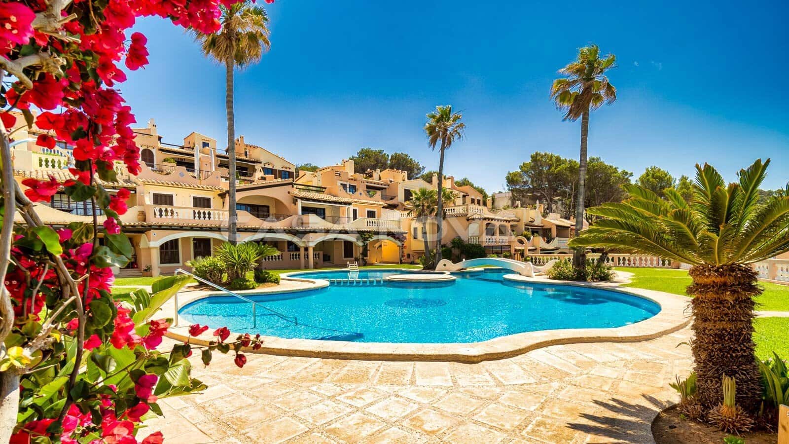 5 bedroom Apartment for sale in Santa Ponsa with pool garage - € 1,750,000 (Ref: 10165785)