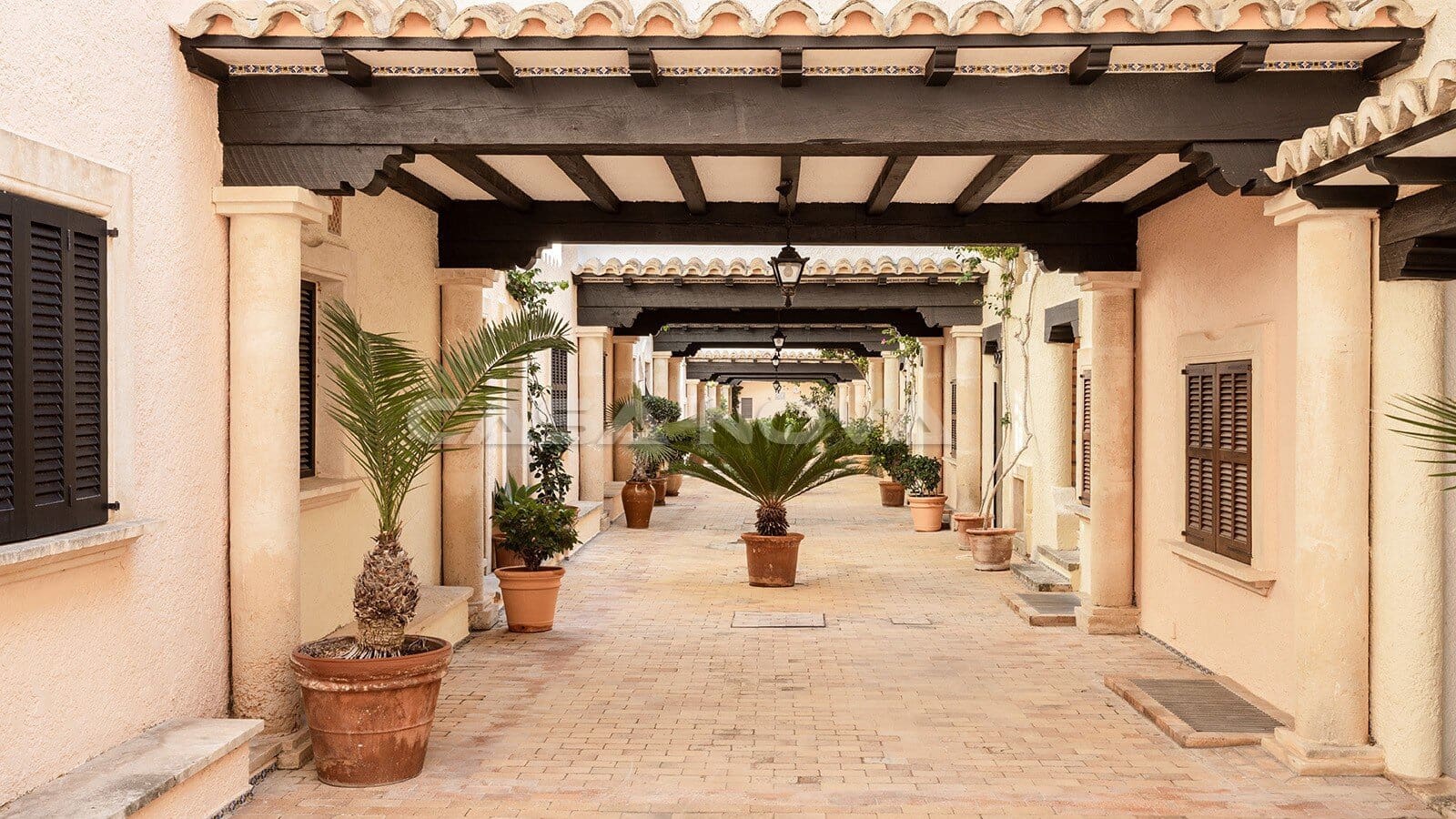 5 bedroom Apartment for sale in Santa Ponsa with pool garage - € 1,750,000 (Ref: 10165785)