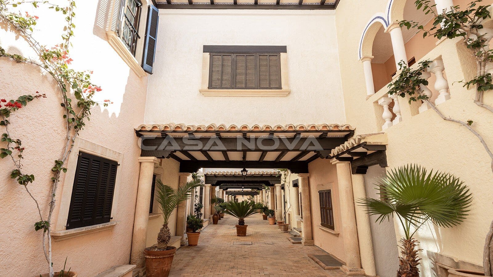 5 bedroom Apartment for sale in Santa Ponsa with pool garage - € 1,750,000 (Ref: 10165785)