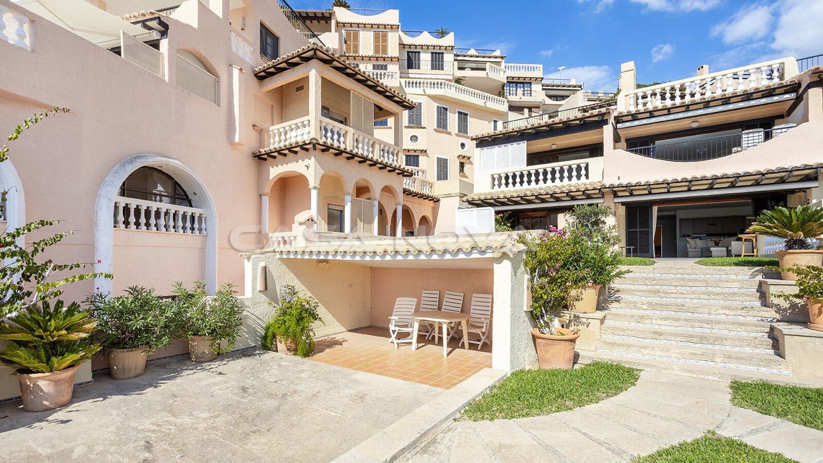 5 bedroom Apartment for sale in Santa Ponsa with pool garage - € 1,750,000 (Ref: 10165785)