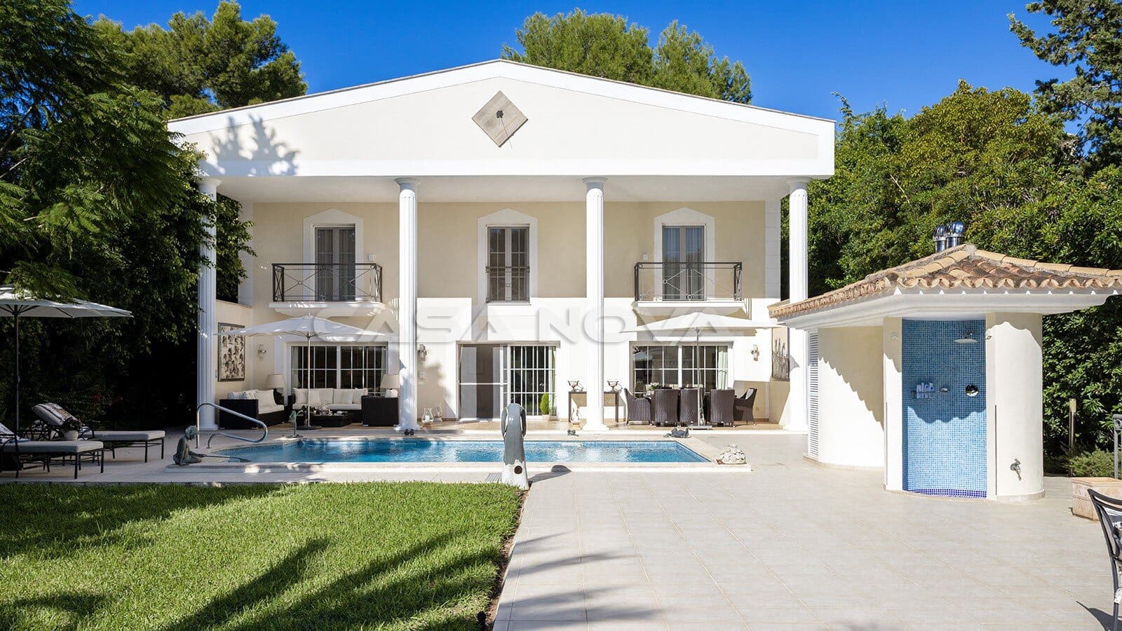 3 slaapkamer Villa te koop in Santa Ponsa met zwembad garage - € 2.995.000 (Ref: 10172816)