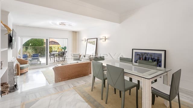2 bedroom Apartment for sale in Santa Ponsa, Calvià with pool garage - € 895,000 (Ref: 10179447)