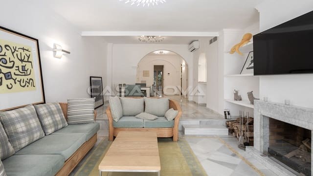 2 bedroom Apartment for sale in Santa Ponsa, Calvià with pool garage - € 895,000 (Ref: 10179447)