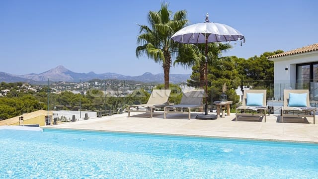 4 sypialnia Willa na sprzedaż w Santa Ponsa, Calvià z basenem garażem - 7 390 000 € (Ref: 10179554)