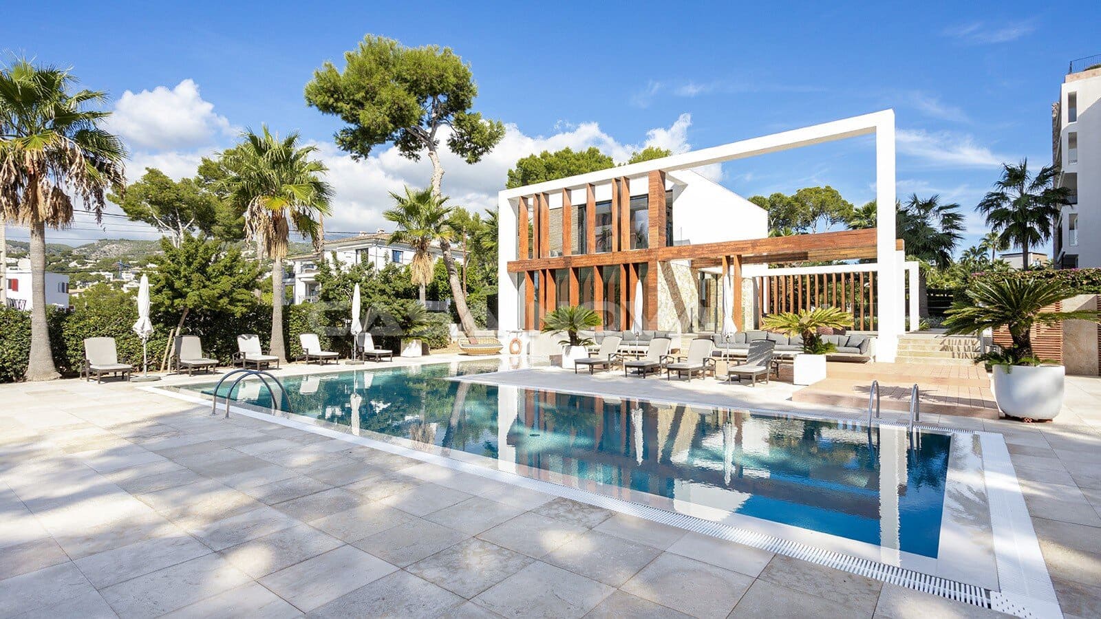 2 bedroom Apartment for sale in Portals Nous with pool garage - € 2,300,000 (Ref: 10186175)