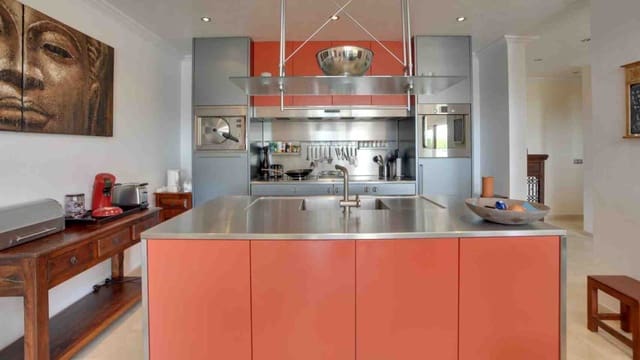 3 soveværelse Villa til salg i Costa de la Calma, Calvià med swimmingpool garage - € 2.700.000 (Ref: 2107964)