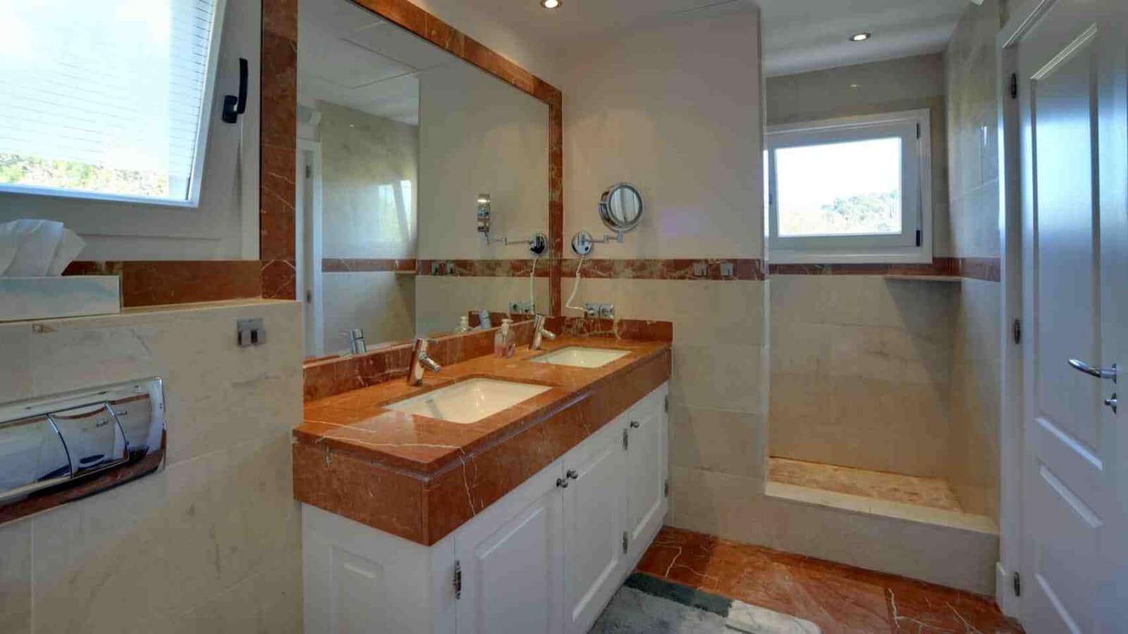 3 soveværelse Villa til salg i Costa de la Calma med swimmingpool garage - € 2.700.000 (Ref: 2107964)