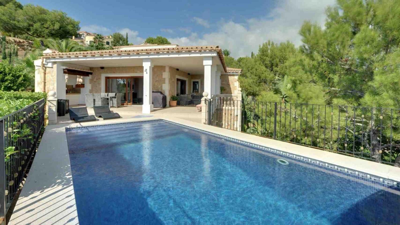 3 soveværelse Villa til salg i Costa de la Calma med swimmingpool garage - € 2.700.000 (Ref: 2107964)