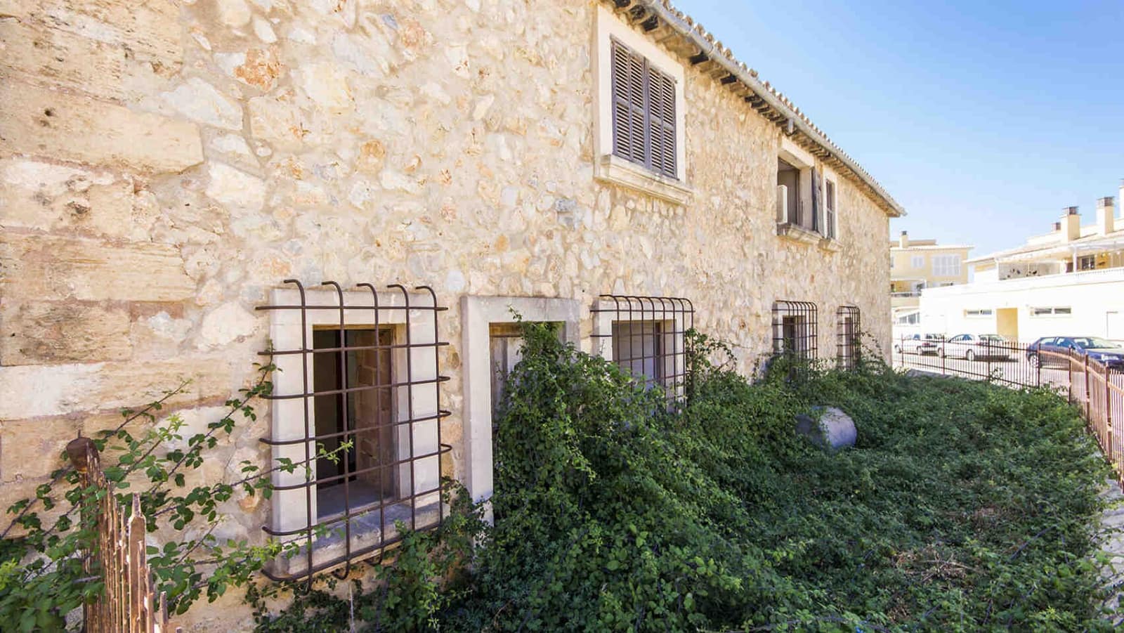 10 soverom Villa til salgs i Andratx - € 950 000 (Ref: 3535952)