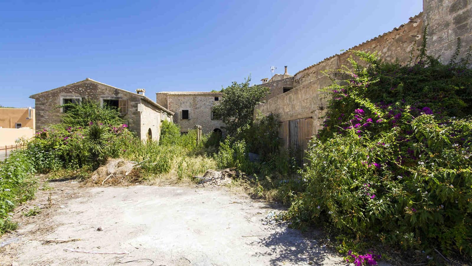 10 soverom Villa til salgs i Andratx - € 950 000 (Ref: 3535952)