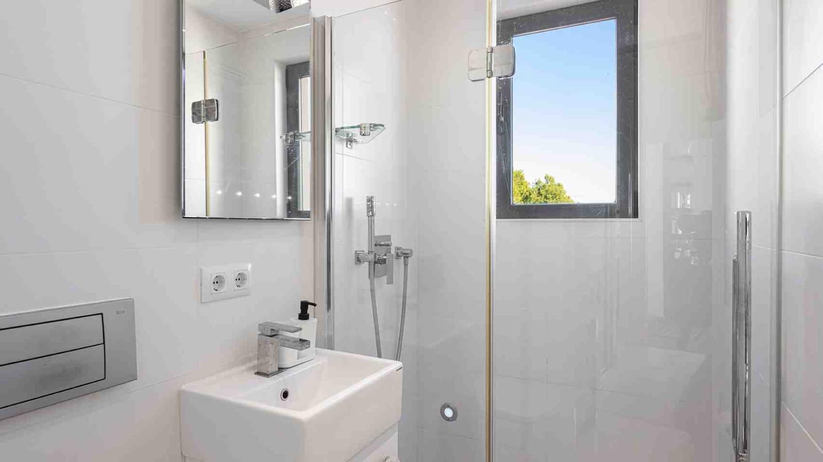 2 soveværelse Penthouse til salg i Santa Ponsa med swimmingpool - € 695.000 (Ref: 3557381)