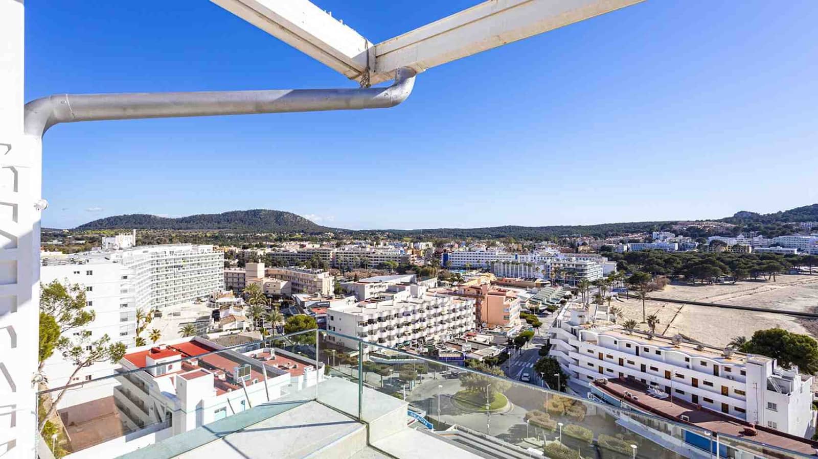 2 soveværelse Penthouse til salg i Santa Ponsa med swimmingpool - € 695.000 (Ref: 3557381)