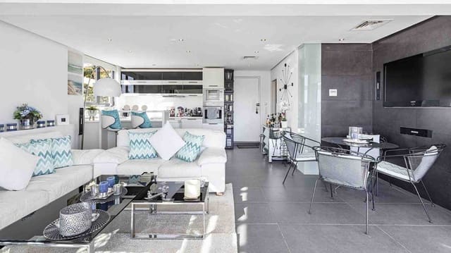 2 soveværelse Penthouse til salg i Santa Ponsa, Calvià med swimmingpool - € 695.000 (Ref: 3557381)