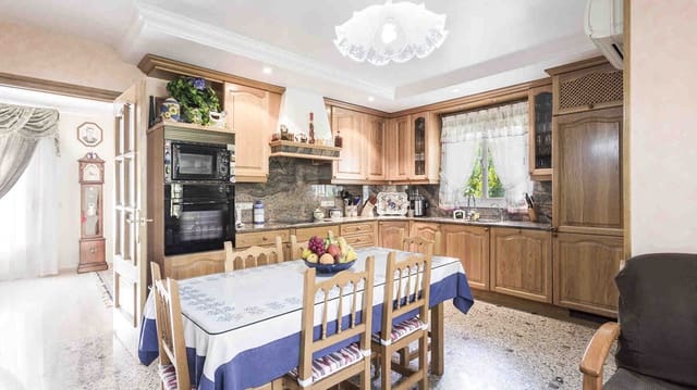 6 sypialnia Willa na sprzedaż w Santa Ponsa, Calvià z basenem garażem - 1 950 000 € (Ref: 4158293)