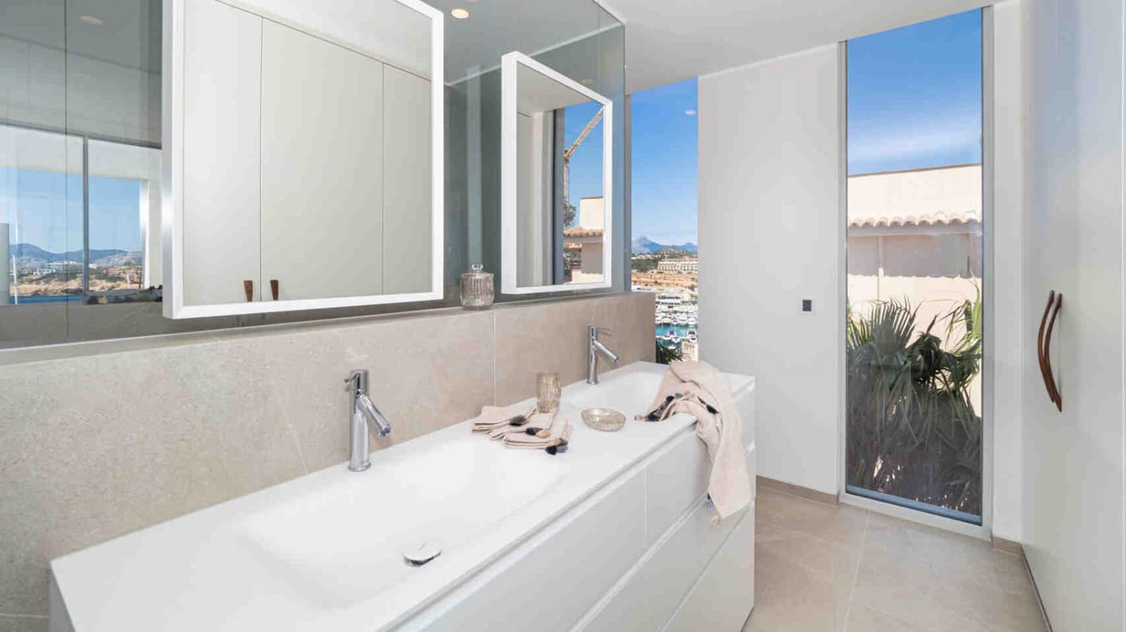 4 slaapkamer Villa te koop in El Toro / Port Adriano met zwembad - € 9.850.000 (Ref: 4679680)