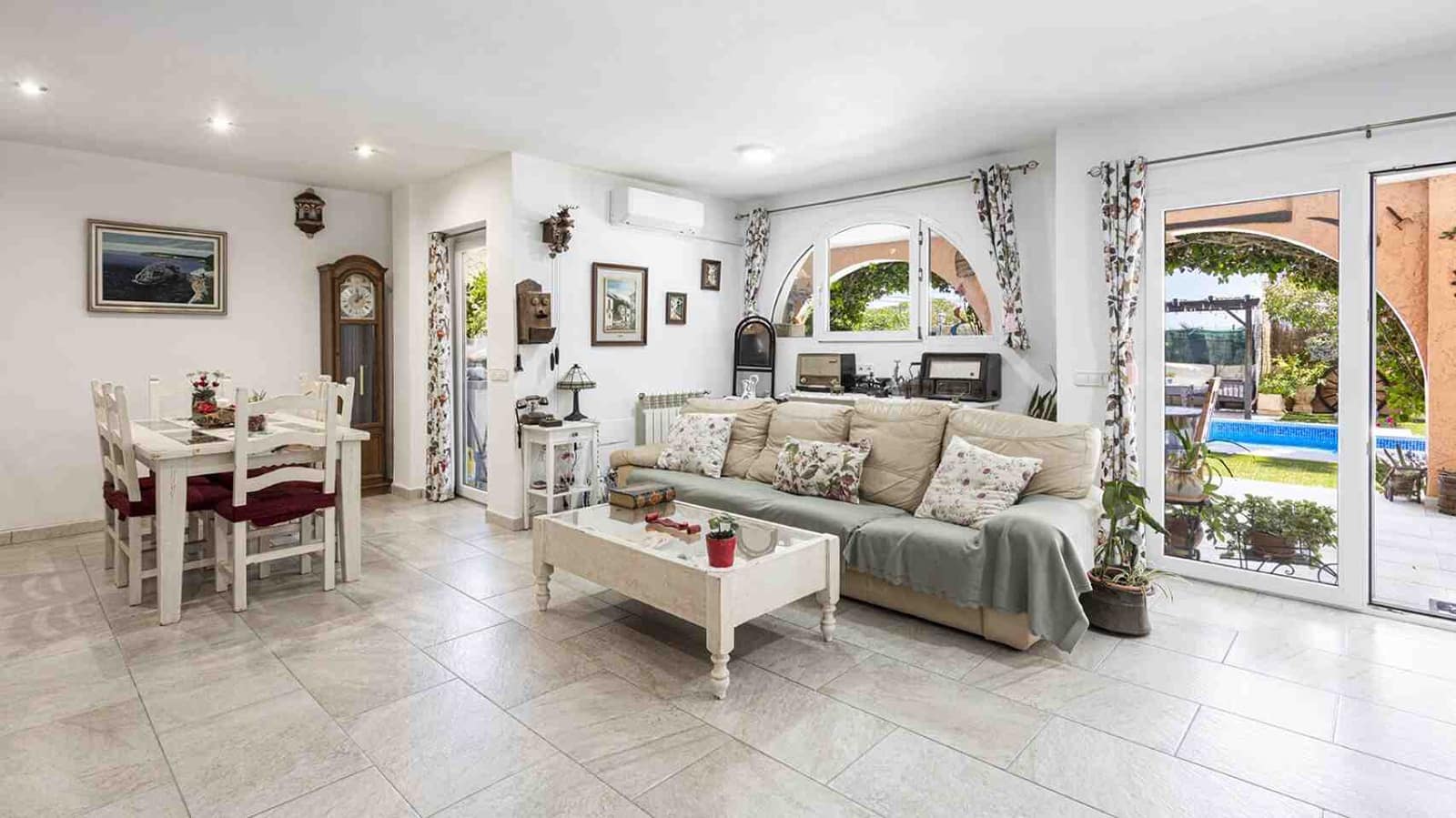 4 soveværelse Villa til salg i El Toro / Port Adriano med swimmingpool - € 1.650.000 (Ref: 5216657)