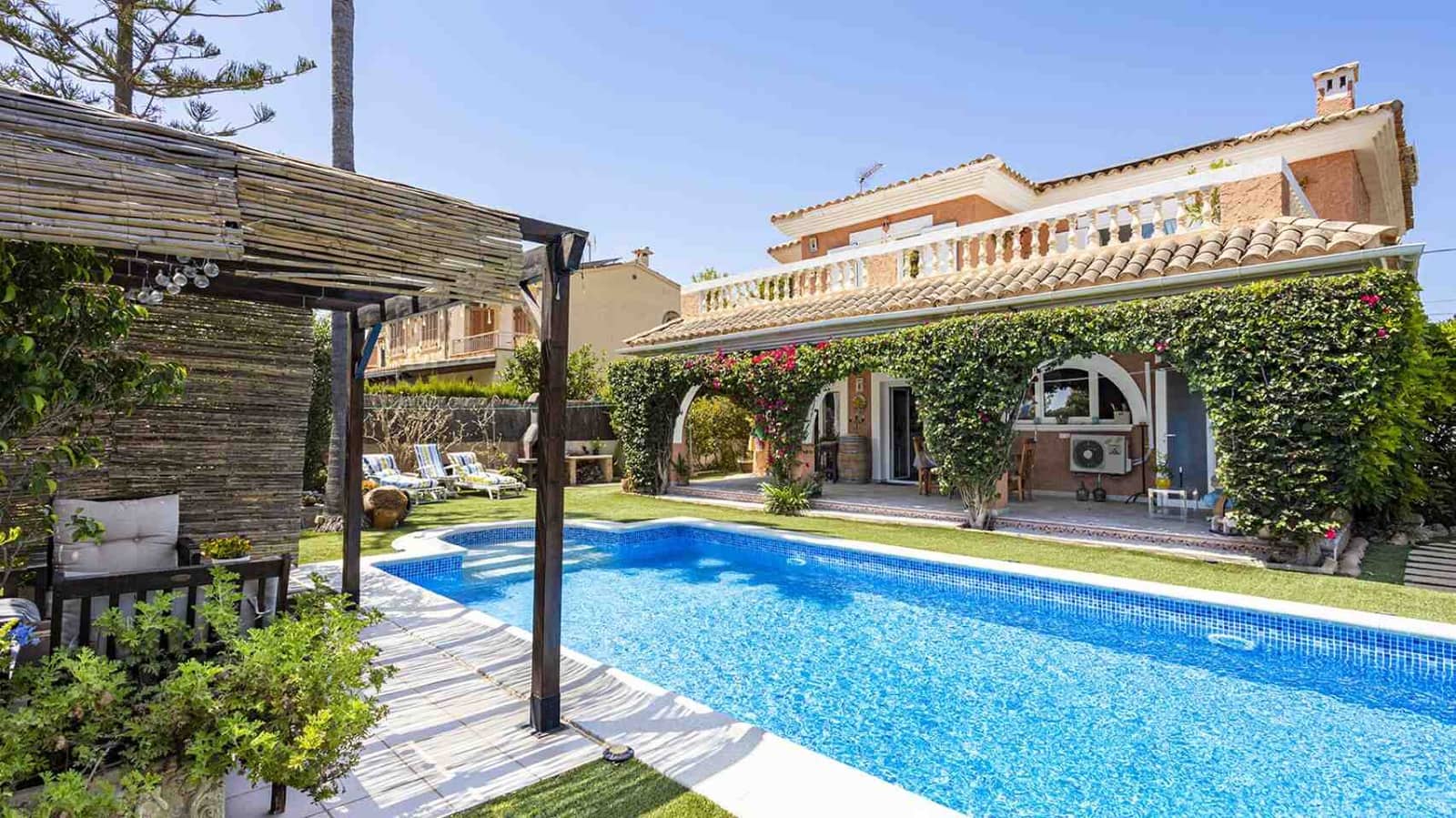 4 soveværelse Villa til salg i El Toro / Port Adriano med swimmingpool - € 1.650.000 (Ref: 5216657)