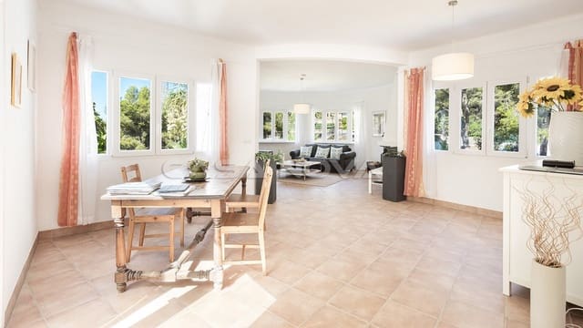 5 Zimmer Villa zu verkaufen in Costa de la Calma, Calvià mit Pool Garage - 1.400.000 € (Ref: 6337912)