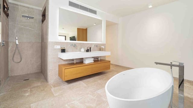 Chalet de 6 habitaciones en Santa Ponsa, Calvià en venta con piscina - 4.500.000 € (Ref: 6754825)