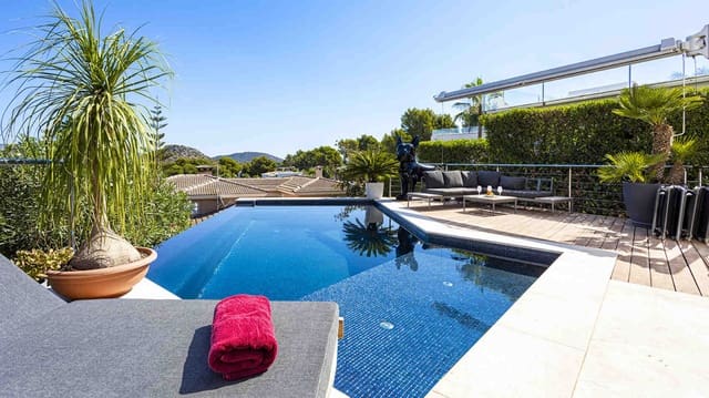4 soveværelse Villa til salg i Santa Ponsa, Calvià med swimmingpool - € 3.950.000 (Ref: 7102771)
