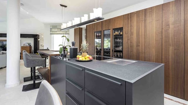 4 soveværelse Villa til salg i Santa Ponsa, Calvià med swimmingpool - € 3.950.000 (Ref: 7102771)