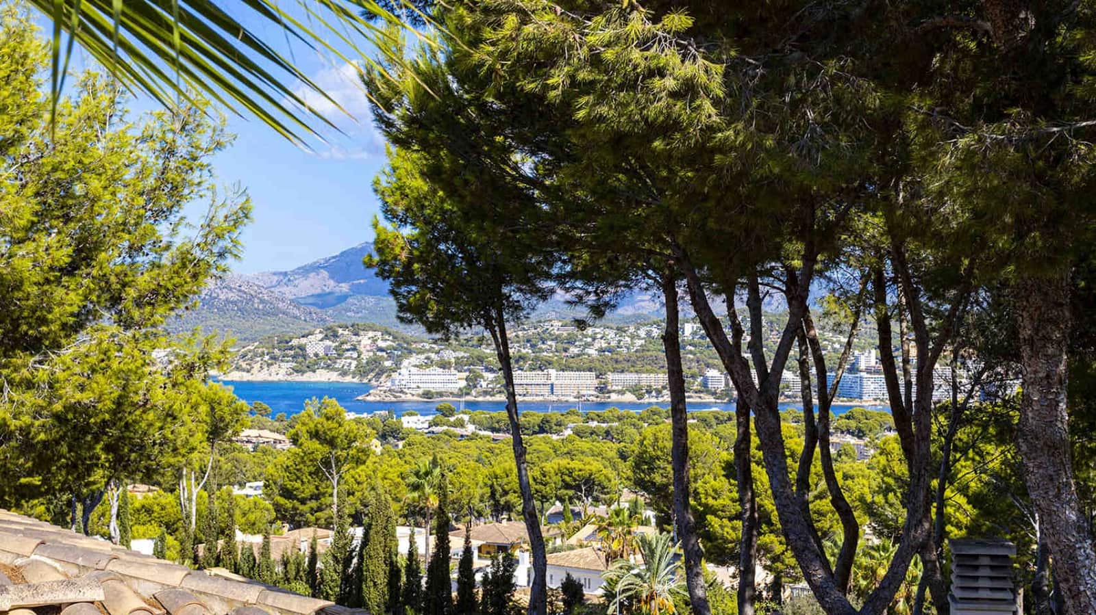 4 bedroom Villa for sale in Santa Ponsa with pool - € 3,950,000 (Ref: 7102771)