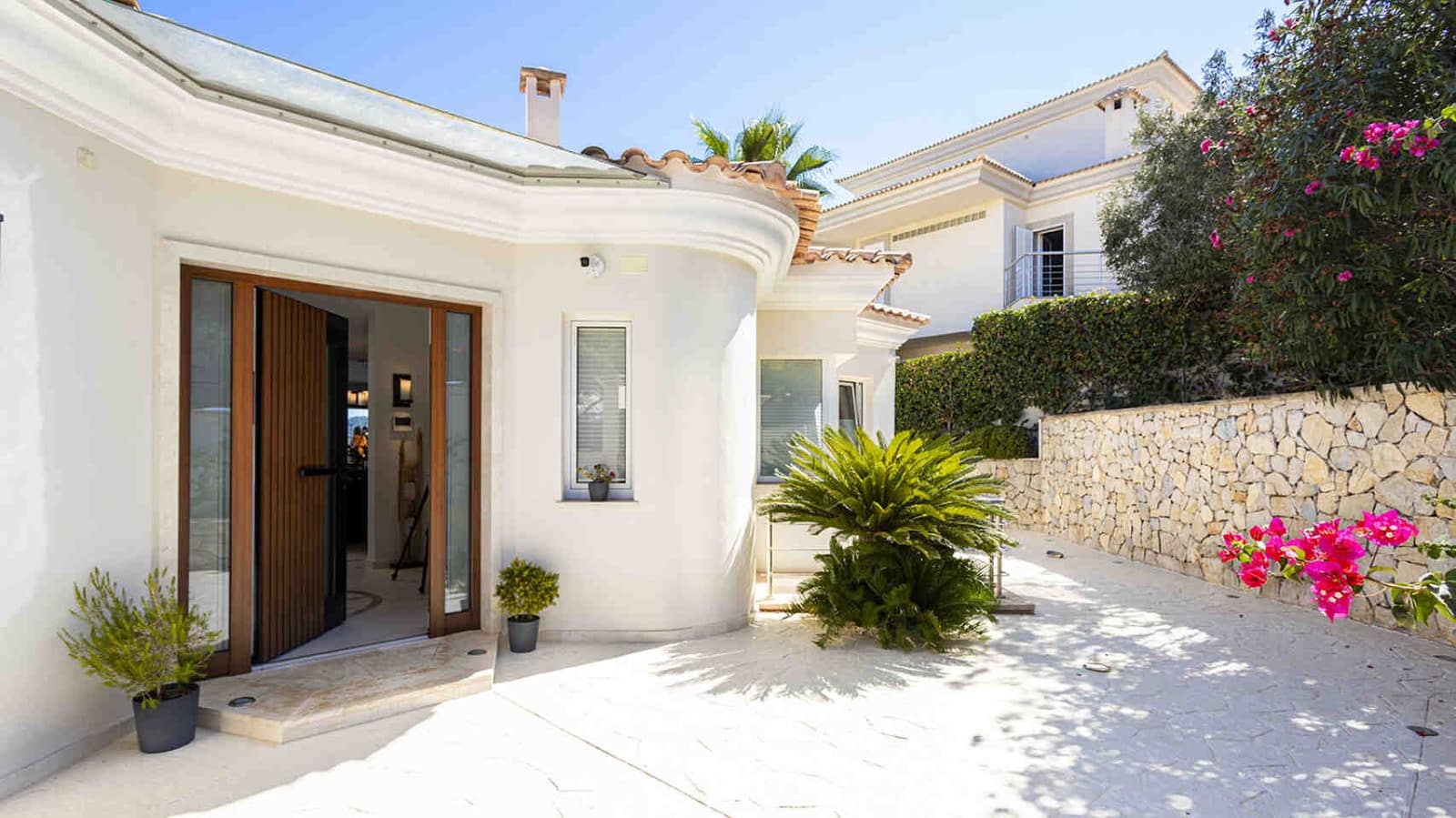 4 bedroom Villa for sale in Santa Ponsa with pool - € 3,950,000 (Ref: 7102771)