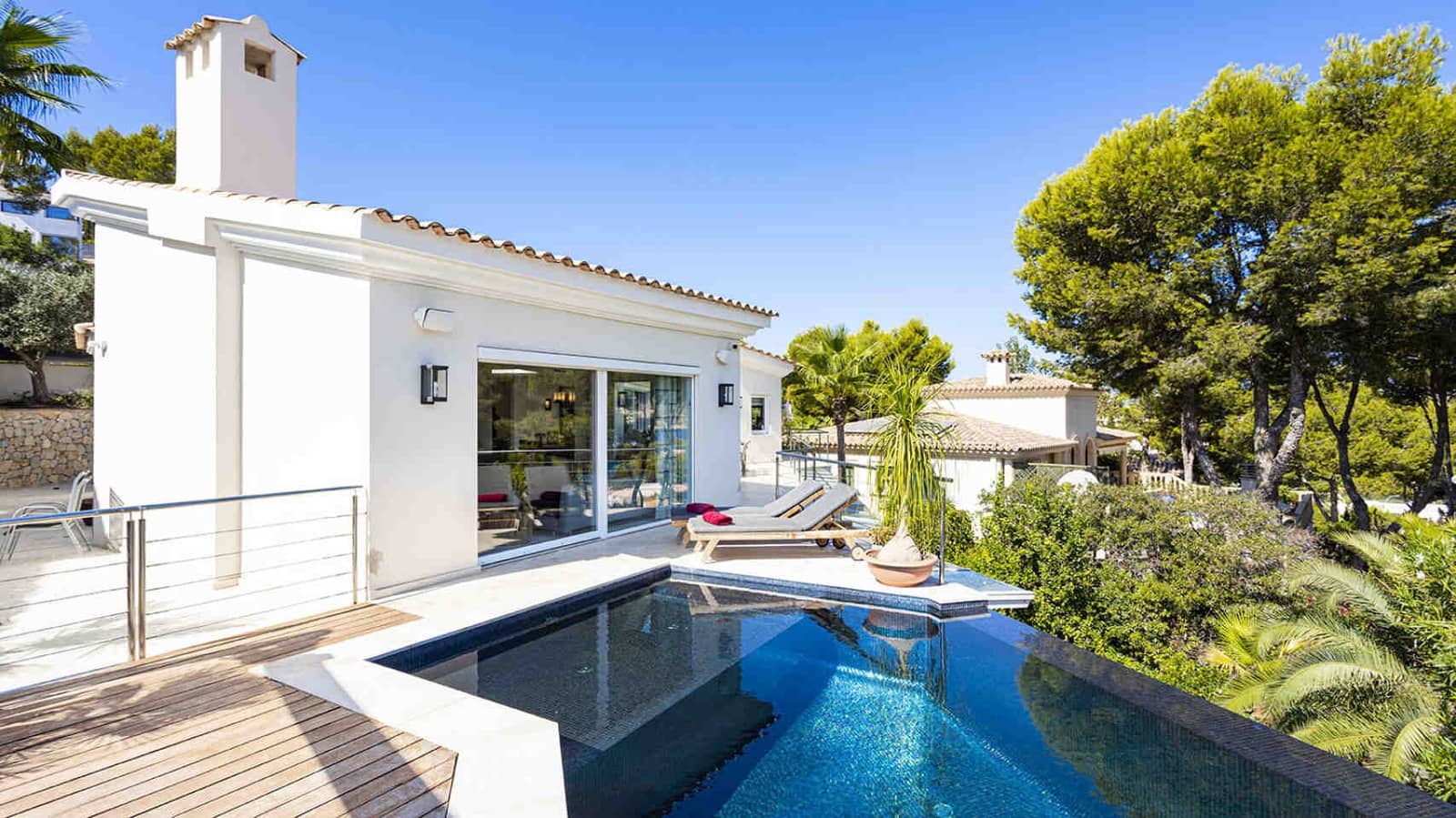 4 bedroom Villa for sale in Santa Ponsa with pool - € 3,950,000 (Ref: 7102771)