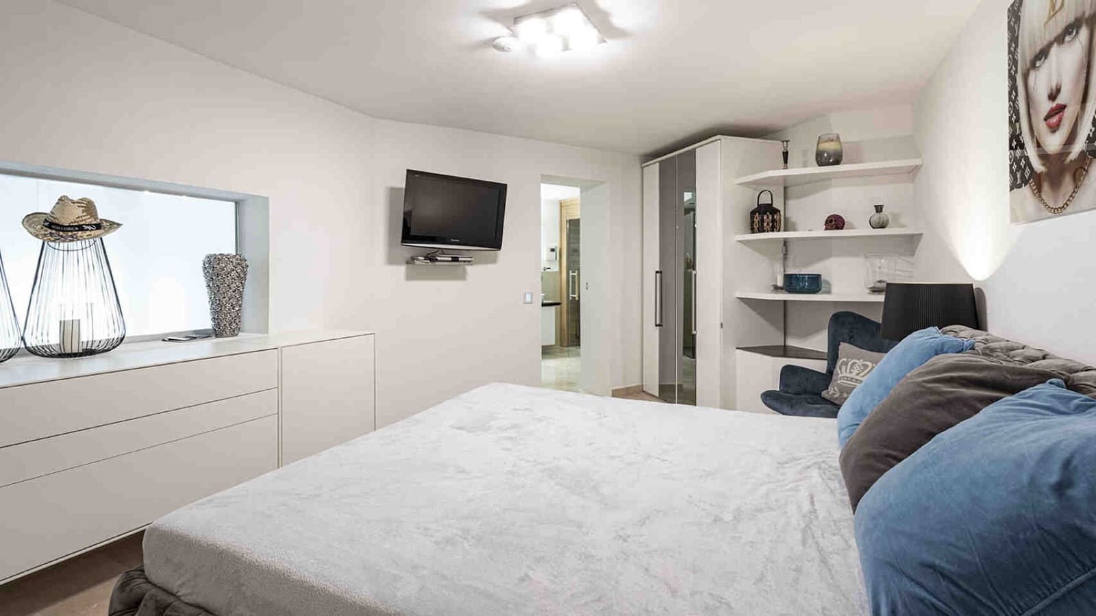 4 bedroom Villa for sale in Santa Ponsa with pool - € 3,950,000 (Ref: 7102771)