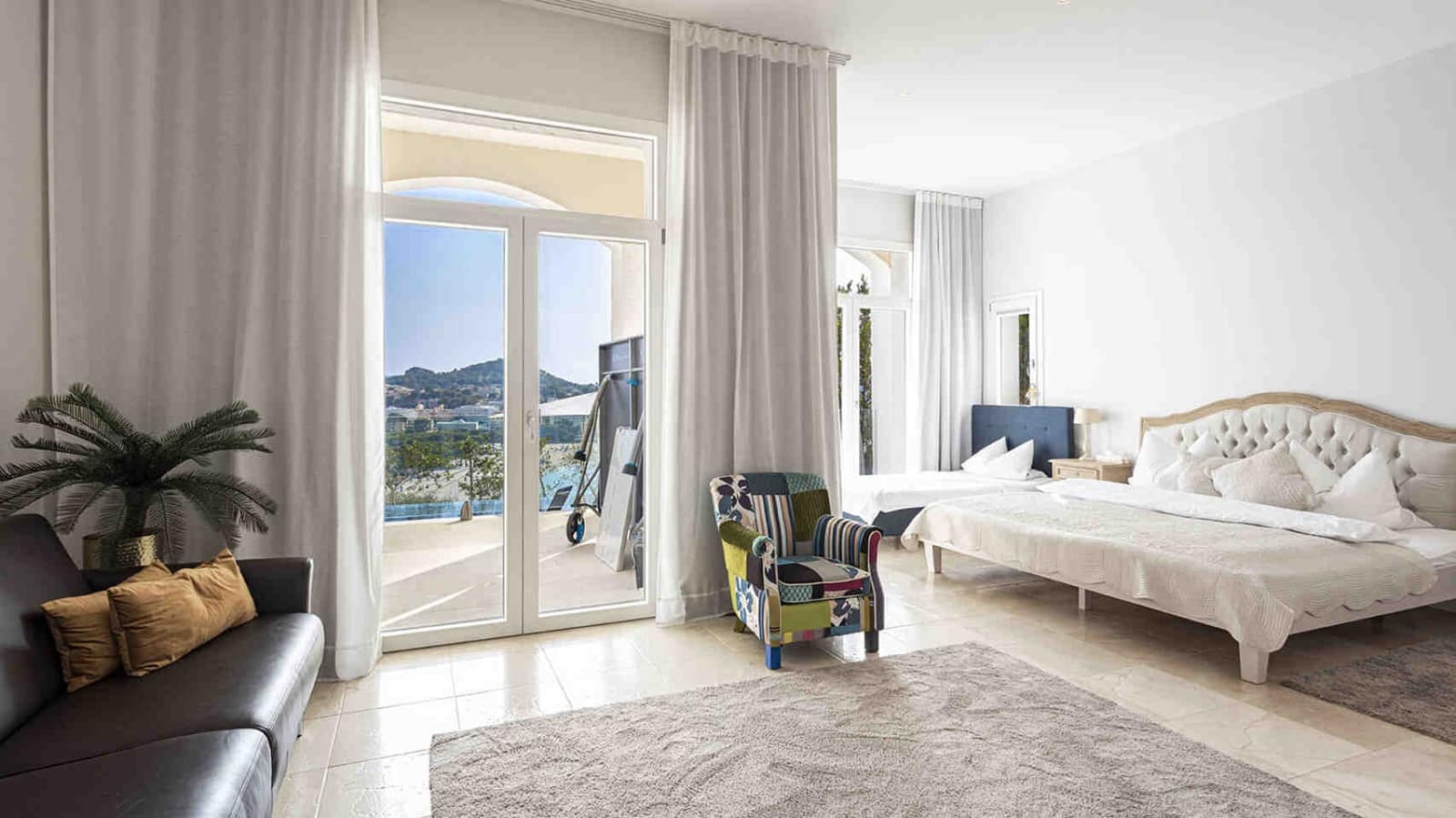 4 bedroom Villa for sale in Santa Ponsa with pool - € 3,700,000 (Ref: 7205250)