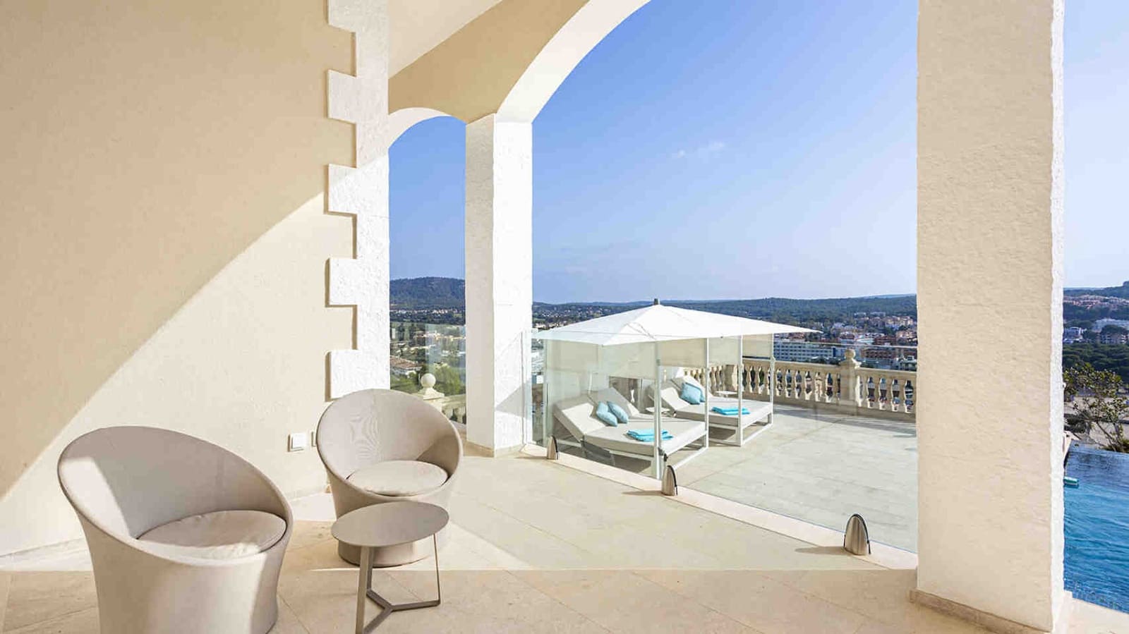 4 bedroom Villa for sale in Santa Ponsa with pool - € 3,700,000 (Ref: 7205250)