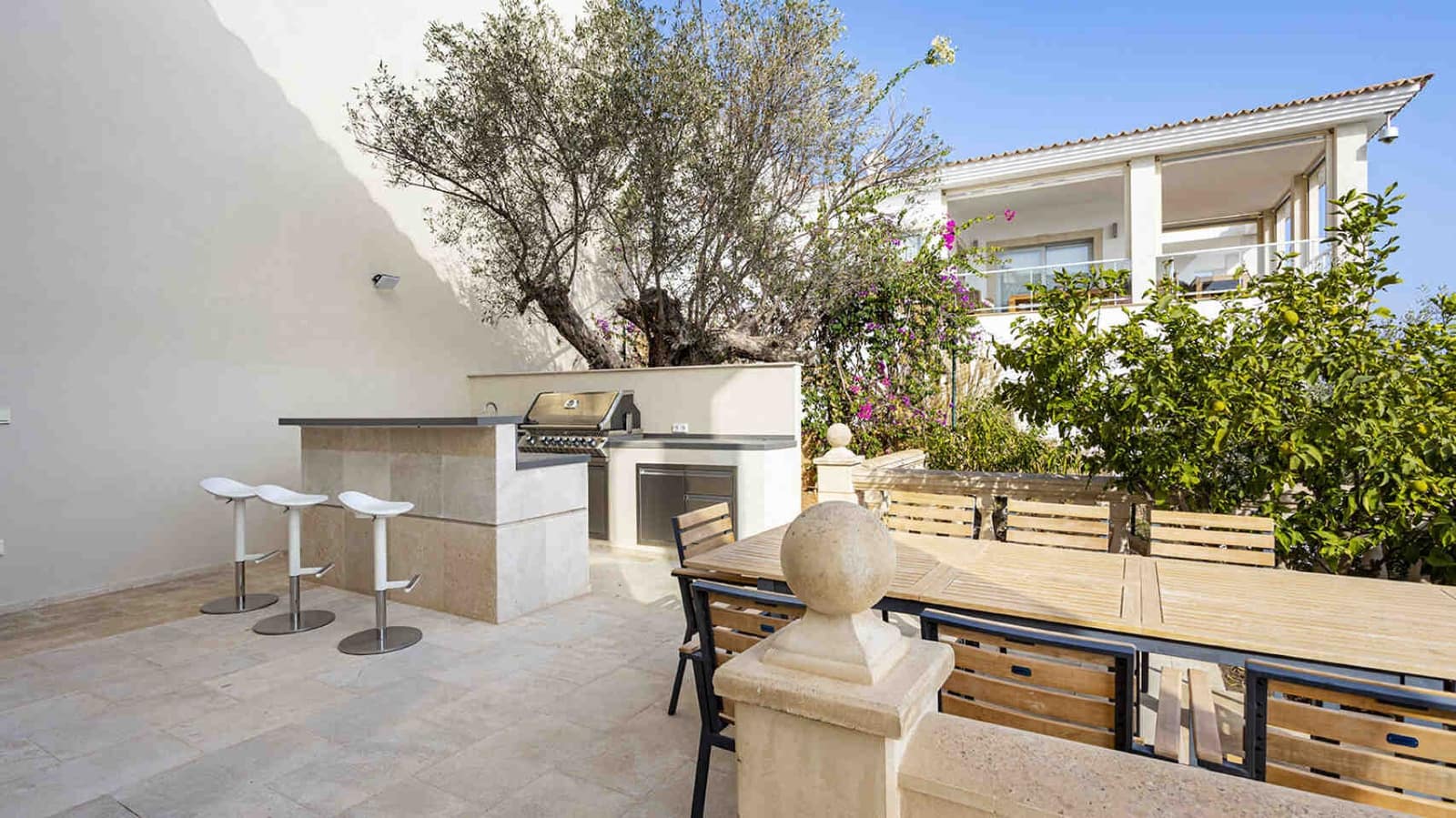 4 bedroom Villa for sale in Santa Ponsa with pool - € 3,700,000 (Ref: 7205250)