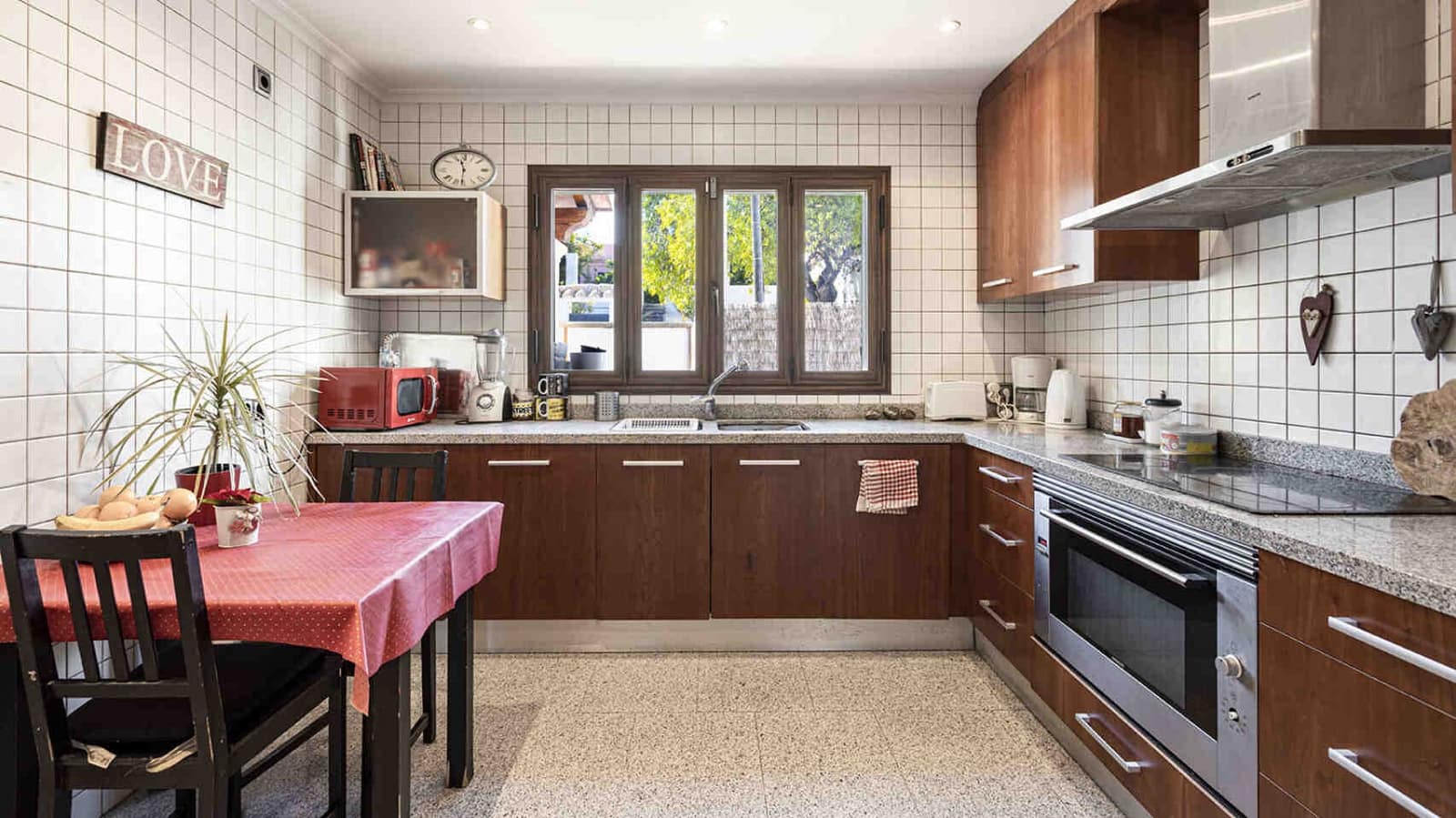 4 soveværelse Villa til salg i Genova med swimmingpool - € 1.100.000 (Ref: 7220672)