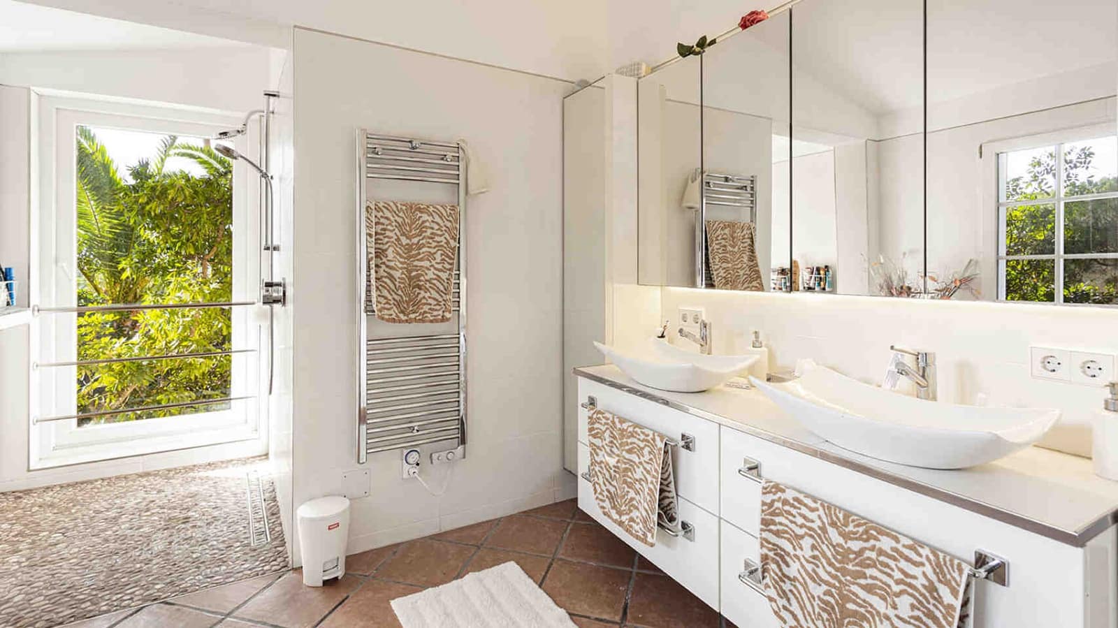 4 bedroom Villa for sale in Costa de la Calma with pool - € 1,980,000 (Ref: 7251953)