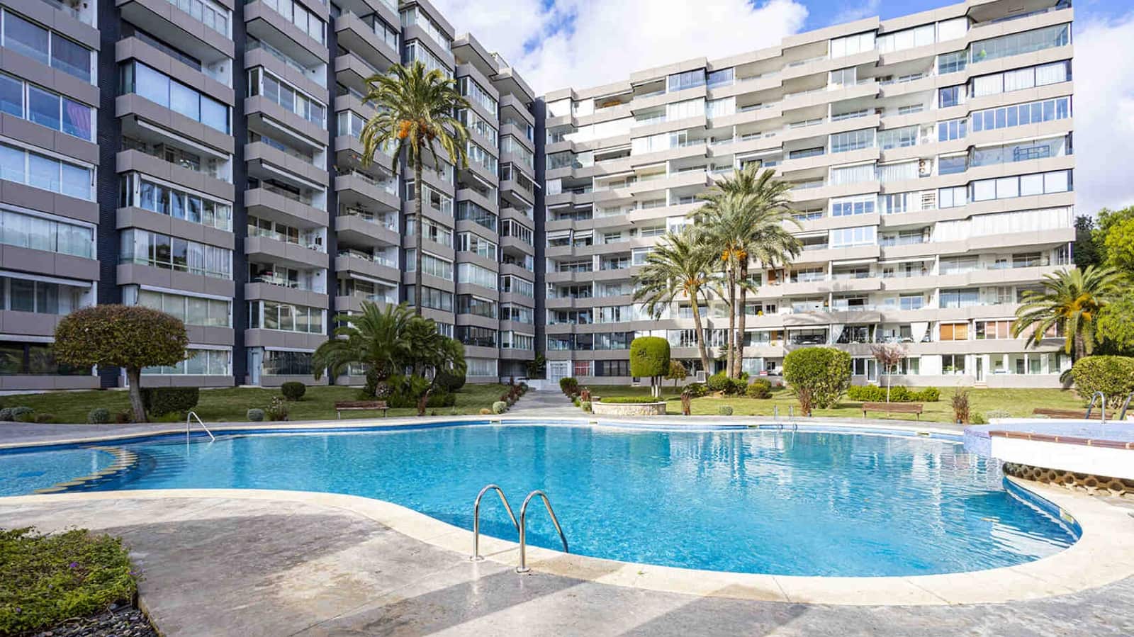 3 soverom Leilighet til salgs i Puerto Portals med svømmebasseng - € 749 000 (Ref: 7302986)