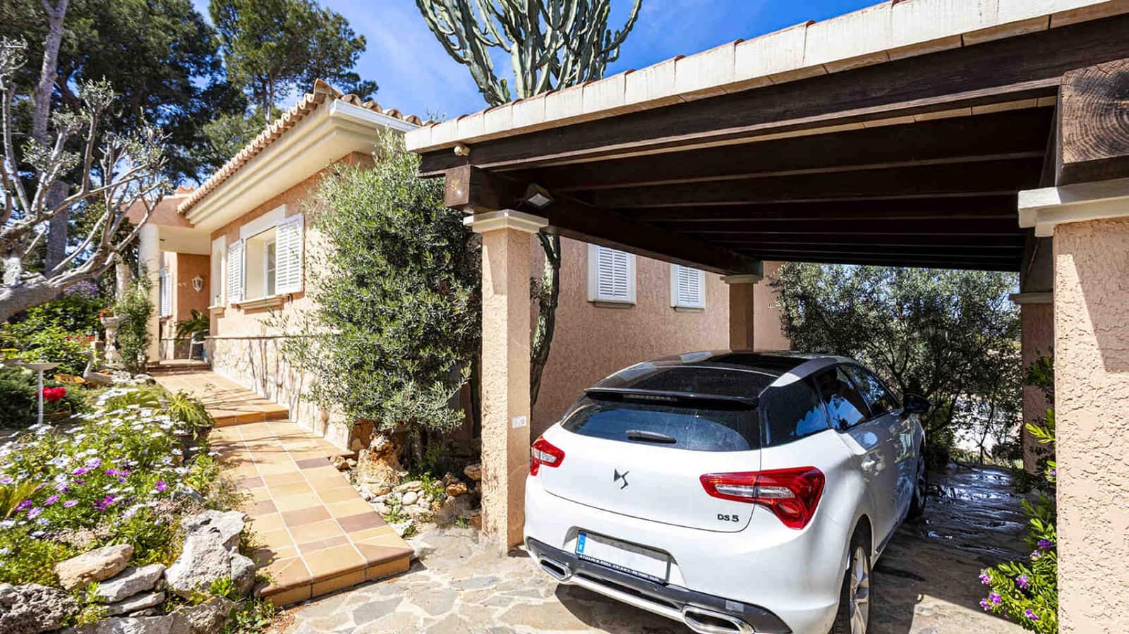 4 soverom Villa til salgs i Santa Ponsa med svømmebasseng garasje - € 3 195 000 (Ref: 7524506)