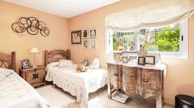 4 soverom Villa til salgs i Santa Ponsa, Calvià med svømmebasseng garasje - € 3 195 000 (Ref: 7524506)