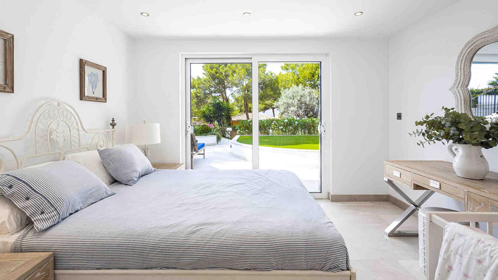 5 bedroom Villa for sale in Santa Ponsa with pool garage - € 3,450,000 (Ref: 7684153)